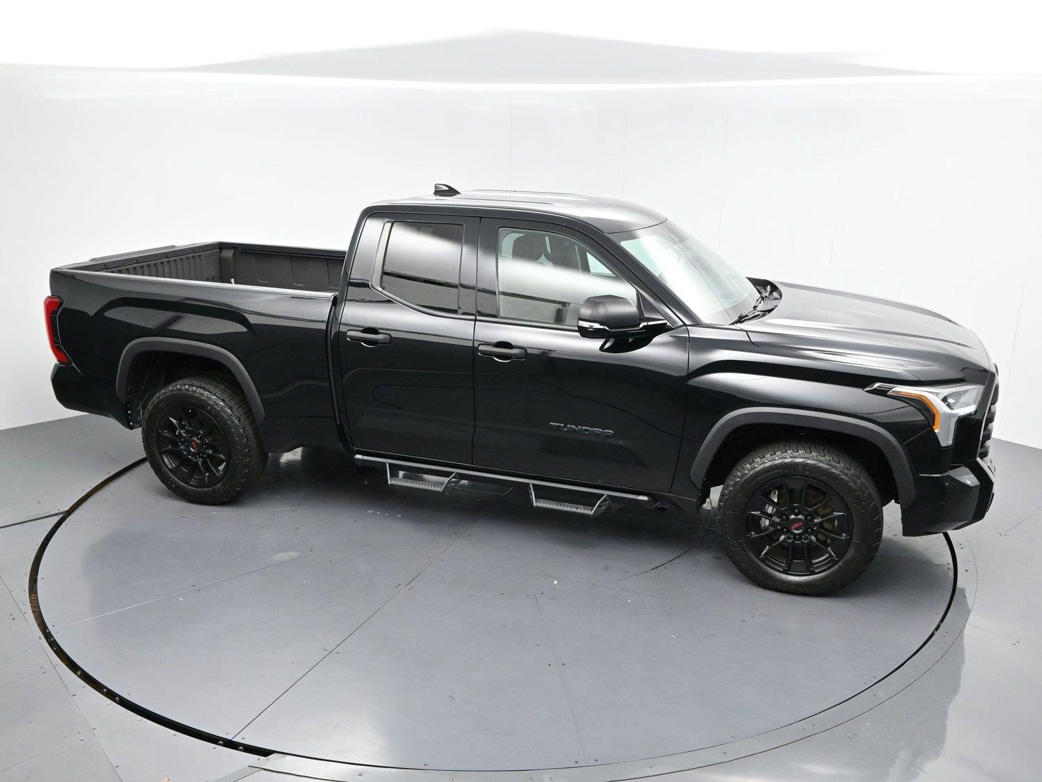 Used 2023 Toyota Tundra SR5 AWD/4WD image 34