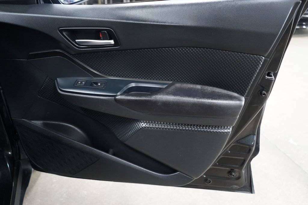 Used 2019 Toyota C-HR LE FWD image 27