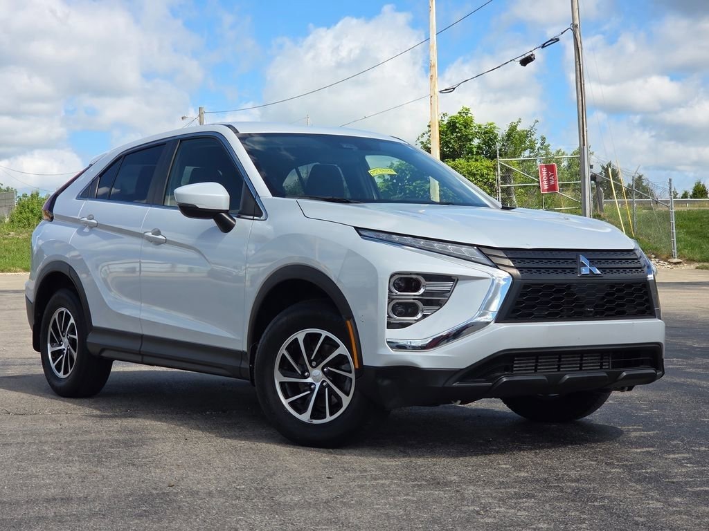 Used 2023 Mitsubishi Eclipse Cross ES AWD/4WD image 2