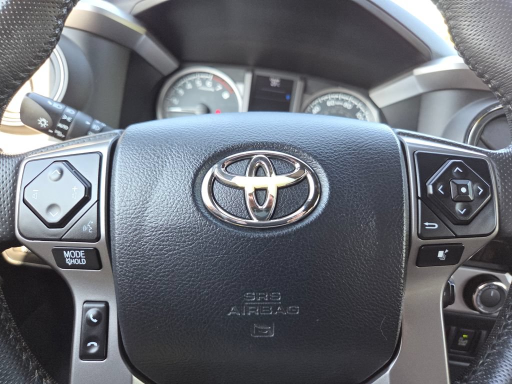 Used 2016 Toyota Tacoma Limited w/ Towing Package AWD/4WD image 37