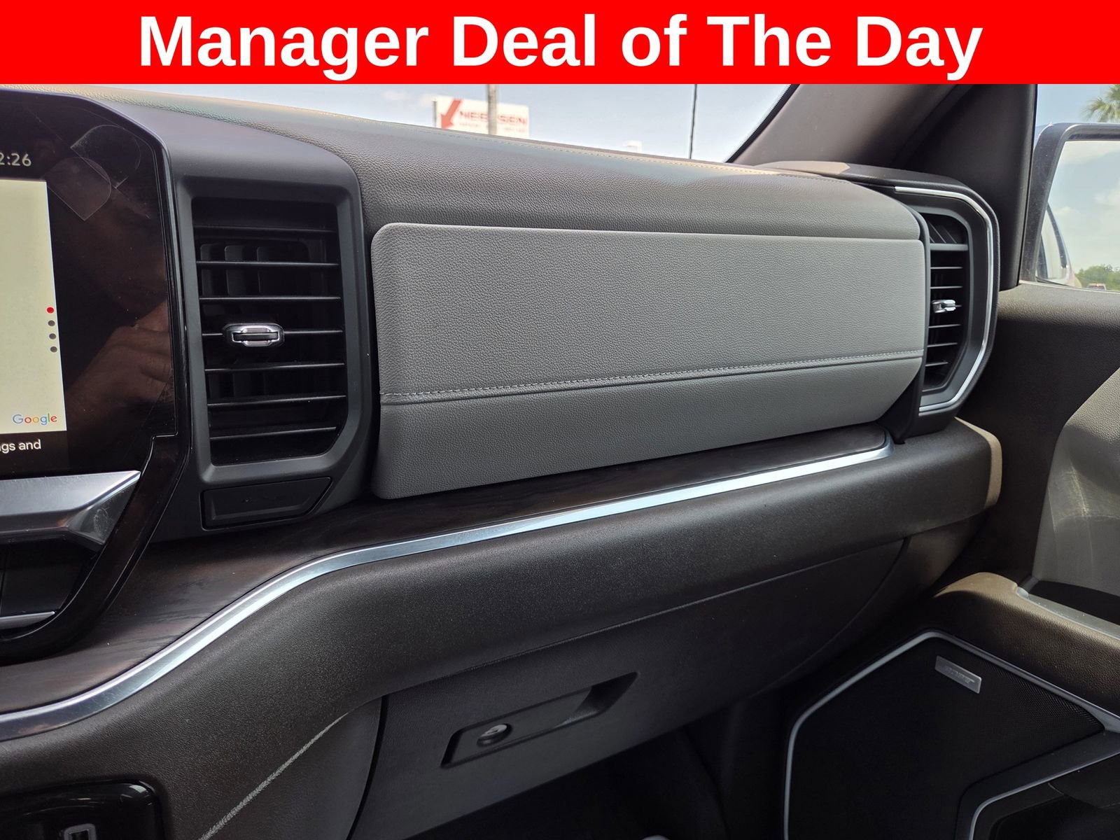 Used 2024 GMC Sierra 1500 SLT w/ SLT Premium Plus Package AWD/4WD image 34