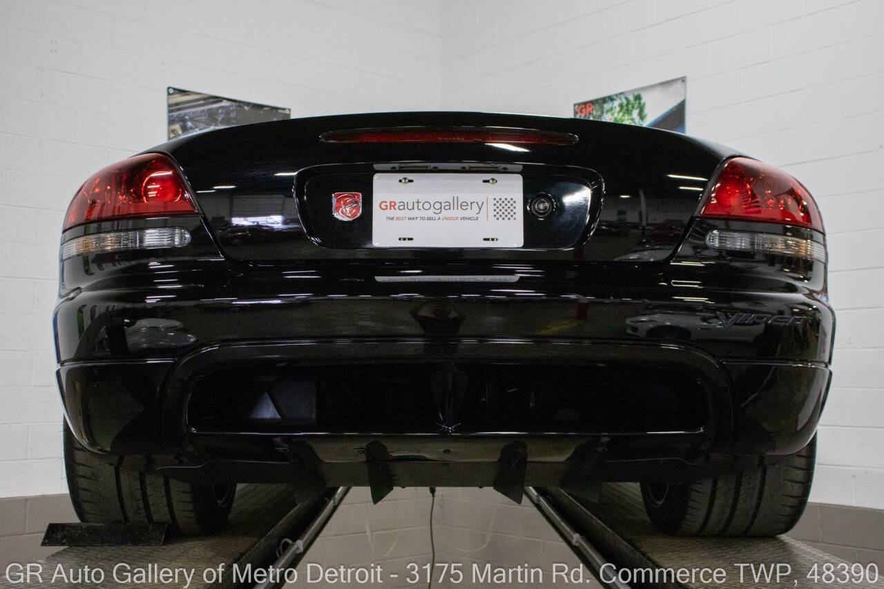 Used 2004 Dodge Viper SRT-10 RWD image 21