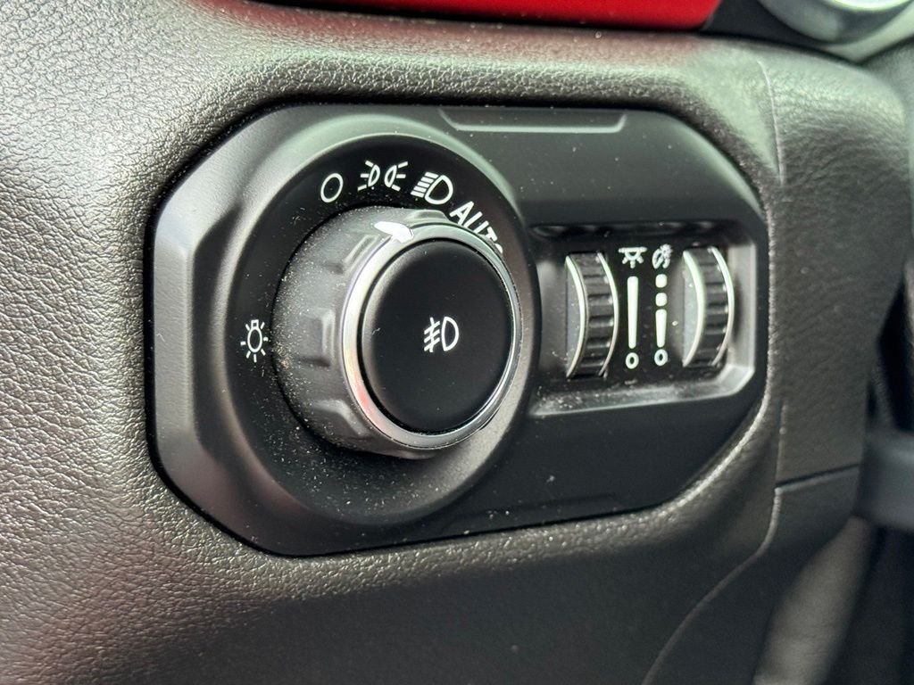 Used 2020 Jeep Wrangler Unlimited Rubicon w/ LED Lighting Group AWD/4WD image 23