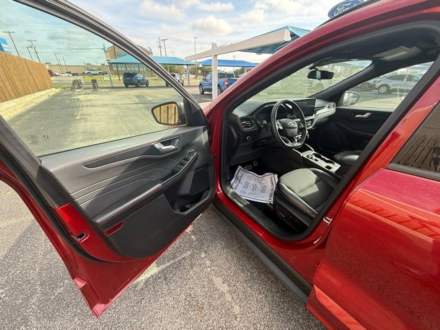 Used 2023 Ford Escape ST-Line w/ Tech Pack #1 AWD/4WD image 15