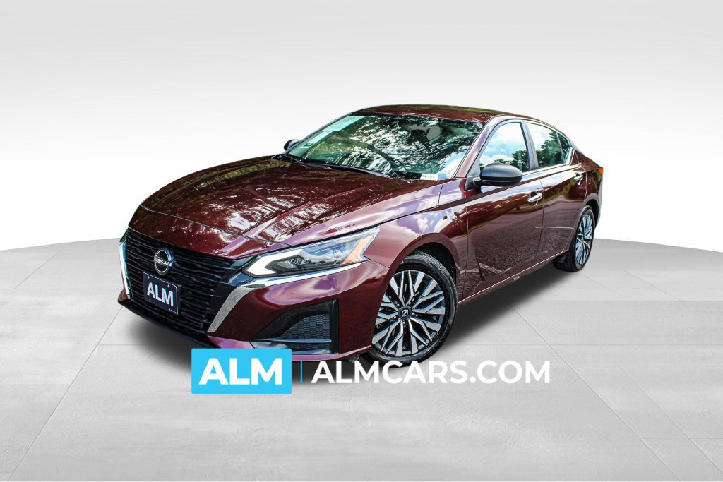 Used 2024 Nissan Altima 2.5 SV FWD image 1