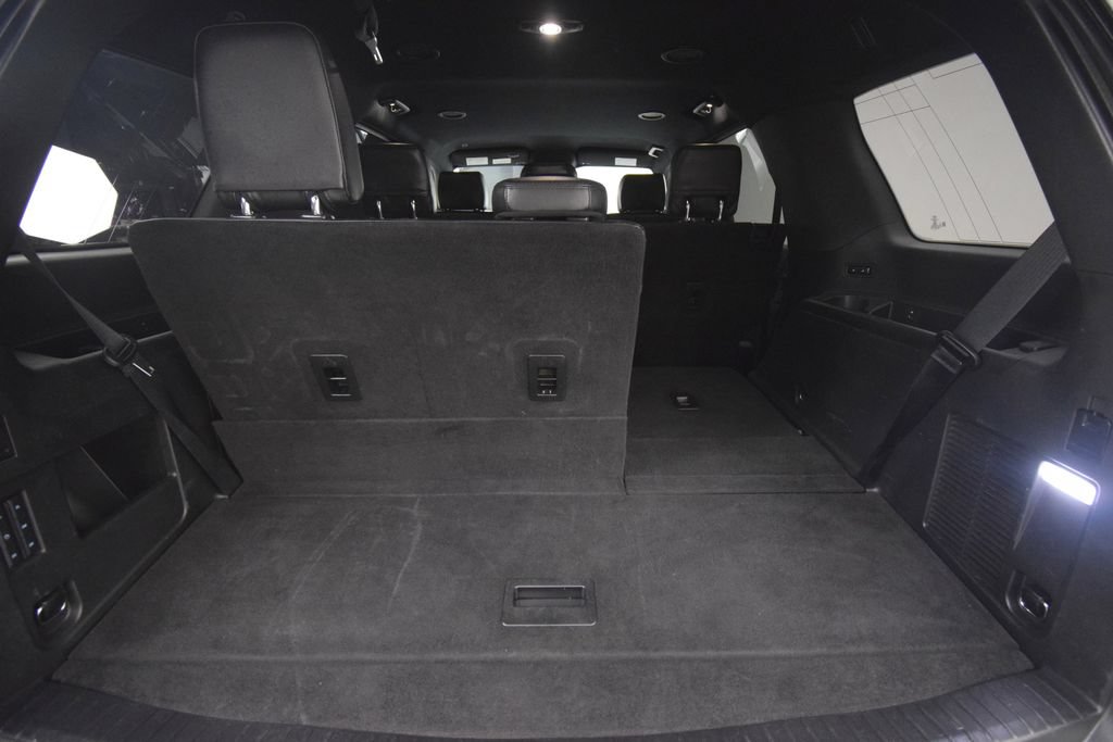 Used 2019 Ford Expedition XLT w/ Equipment Group 202A RWD image 27