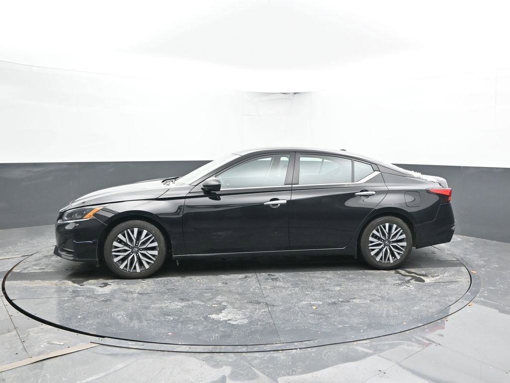 Used 2024 Nissan Altima 2.5 SV FWD image 7