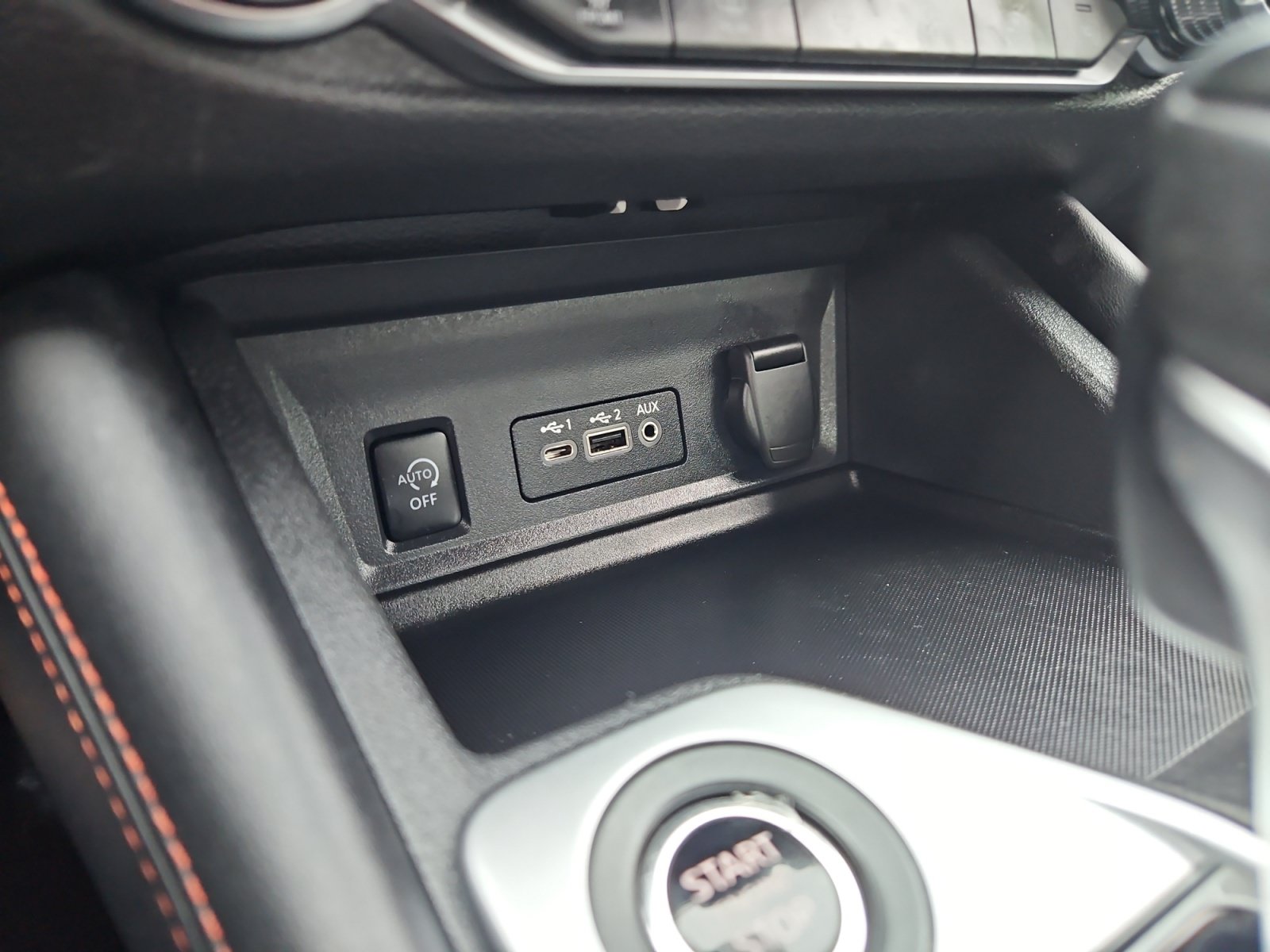 Used 2025 Nissan Sentra SR w/ SR Premium Package FWD image 22