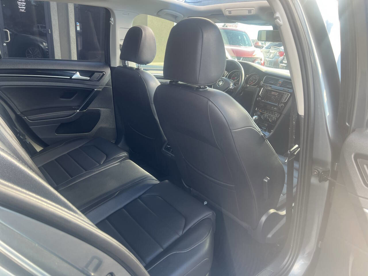 Used 2015 Volkswagen Golf SEL image 18