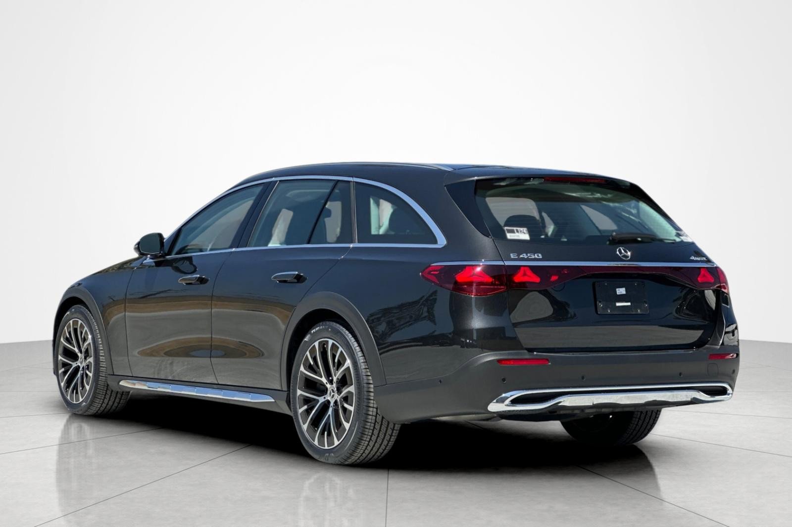 Used 2025 Mercedes-Benz E 450 4MATIC All-Terrain Wagon image 3