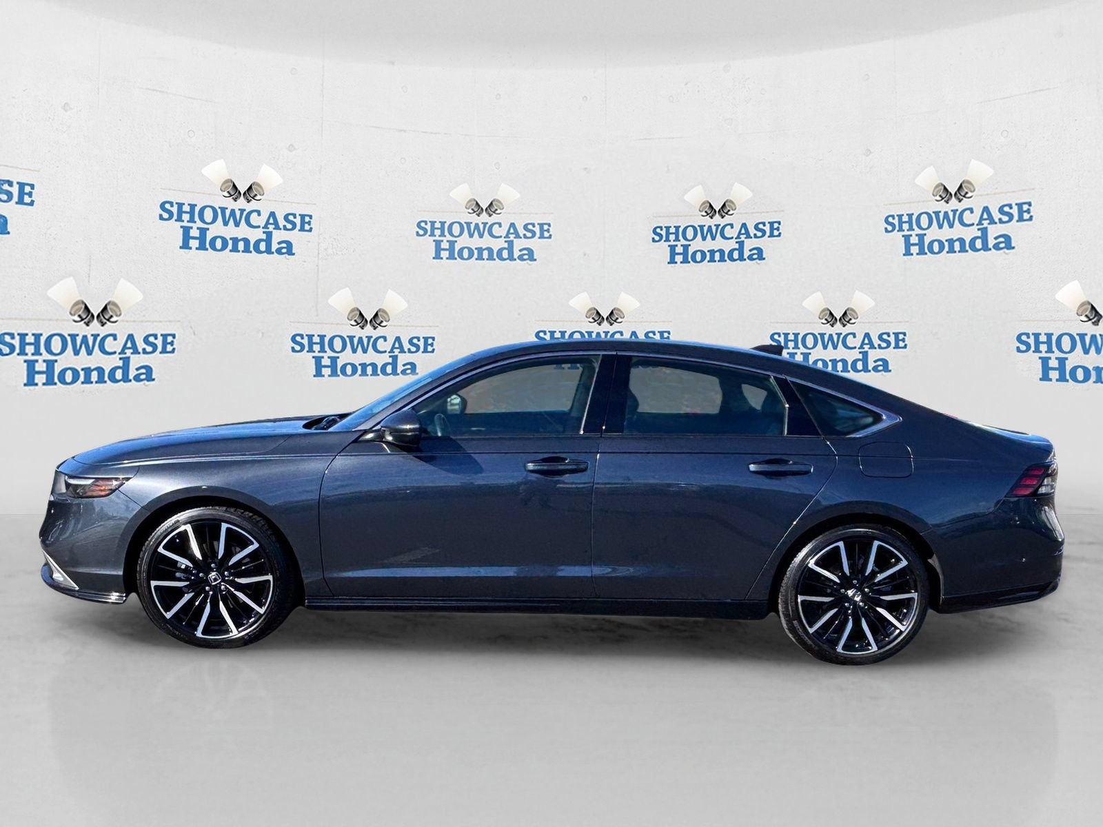 Certified 2025 Honda Accord Touring image 4