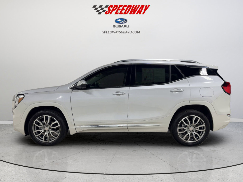 Used 2024 GMC Terrain Denali w/ Denali Premium Package image 5