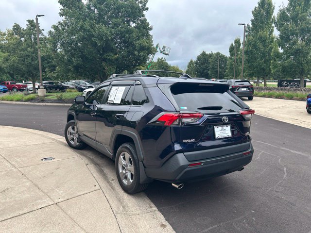 Used 2022 Toyota RAV4 XLE w/ Convenience Package FWD image 5