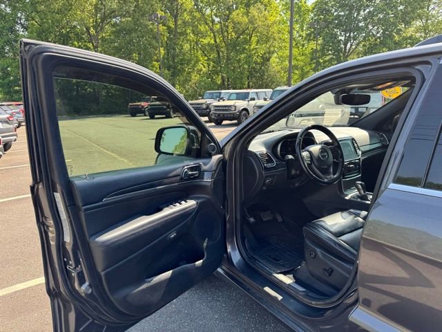 Used 2020 Jeep Grand Cherokee Overland AWD/4WD image 12