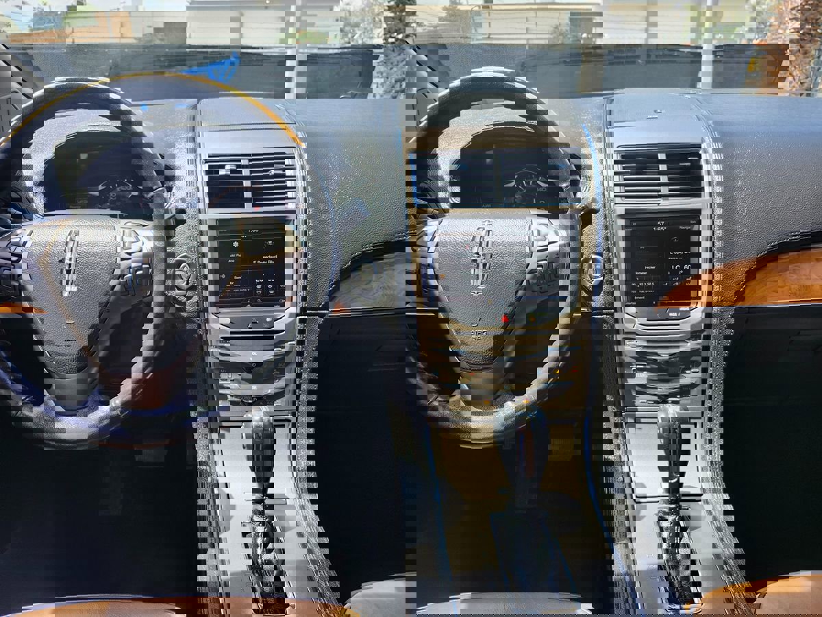 Used 2015 Lincoln MKX FWD w/ Equipment Group 101A image 23