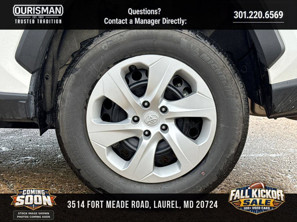 Used 2025 Toyota RAV4 LE AWD/4WD image 5