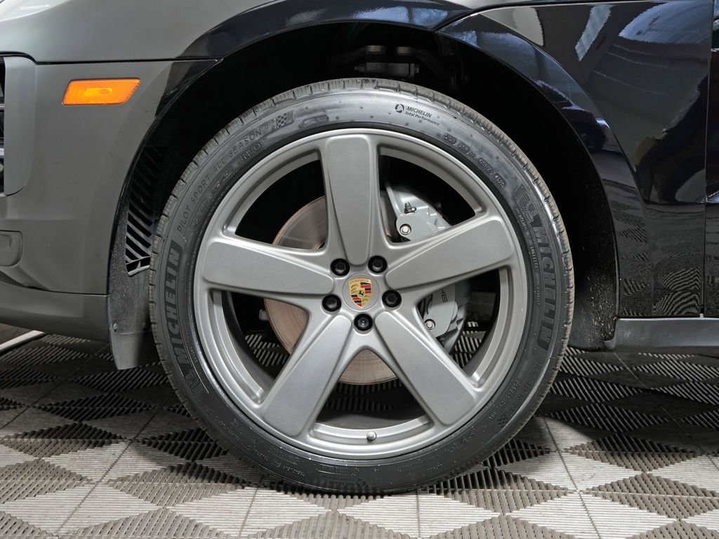 Certified 2019 Porsche Macan S image 14