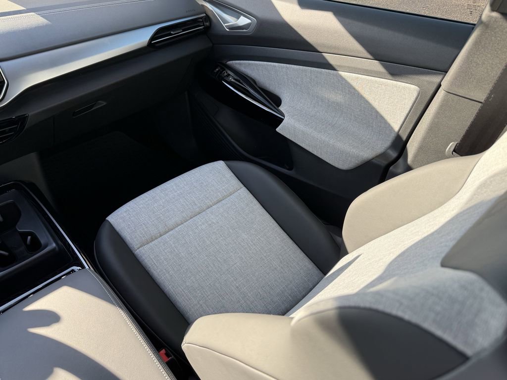New 2025 Volkswagen ID.4 Pro RWD image 26