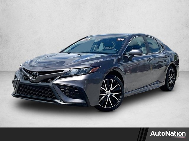 Used 2024 Toyota Camry SE FWD image 1