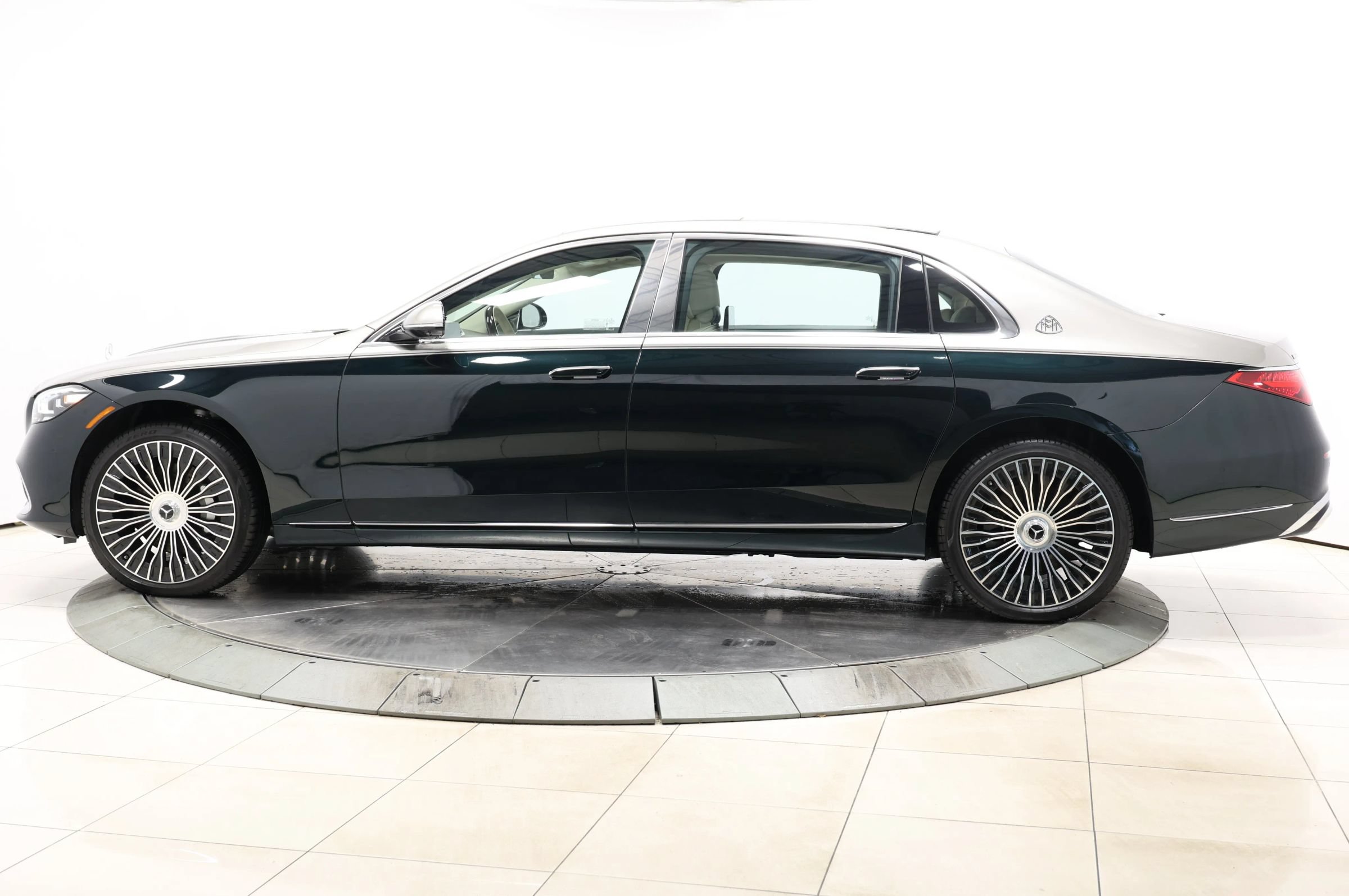 Used 2024 Mercedes-Benz Maybach S 580 4MATIC image 9