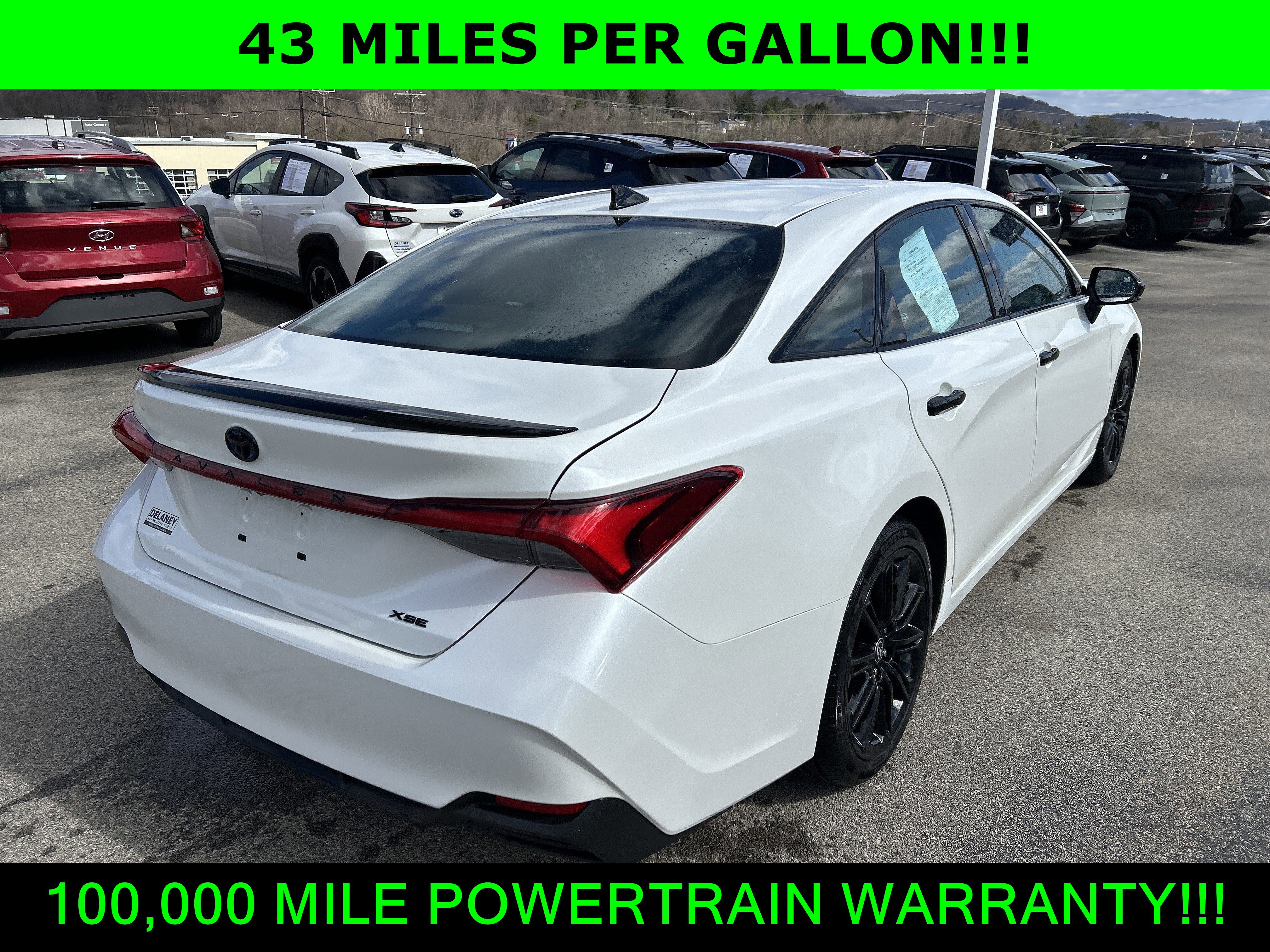 Used 2022 Toyota Avalon XSE image 10