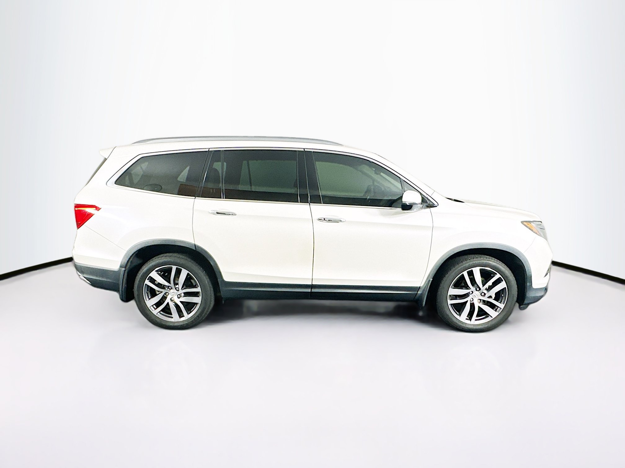 Used 2017 Honda Pilot Elite image 10