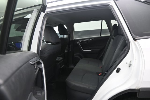 Used 2024 Toyota RAV4 LE AWD/4WD image 11