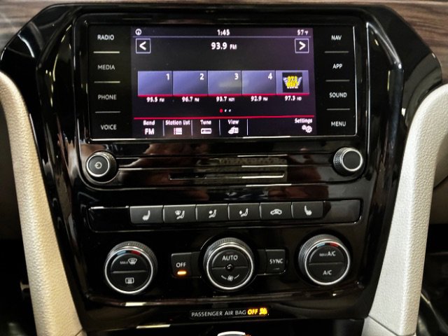 Used 2020 Volkswagen Passat 2.0T SEL image 25