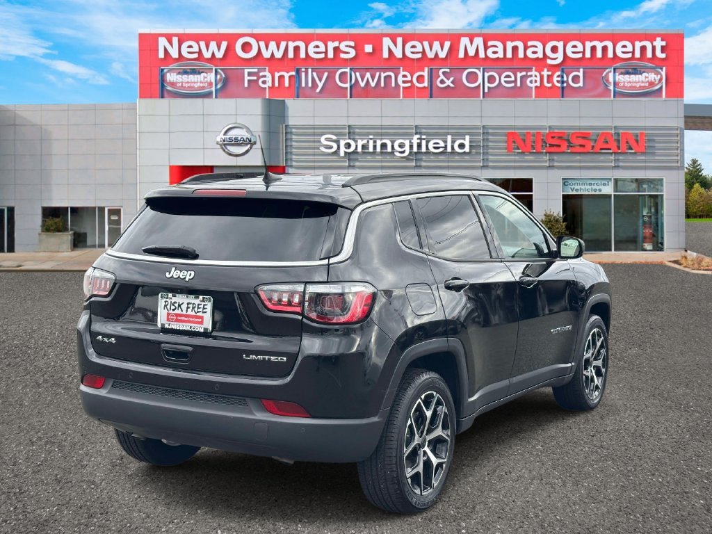 Used 2025 Jeep Compass Limited AWD/4WD image 5