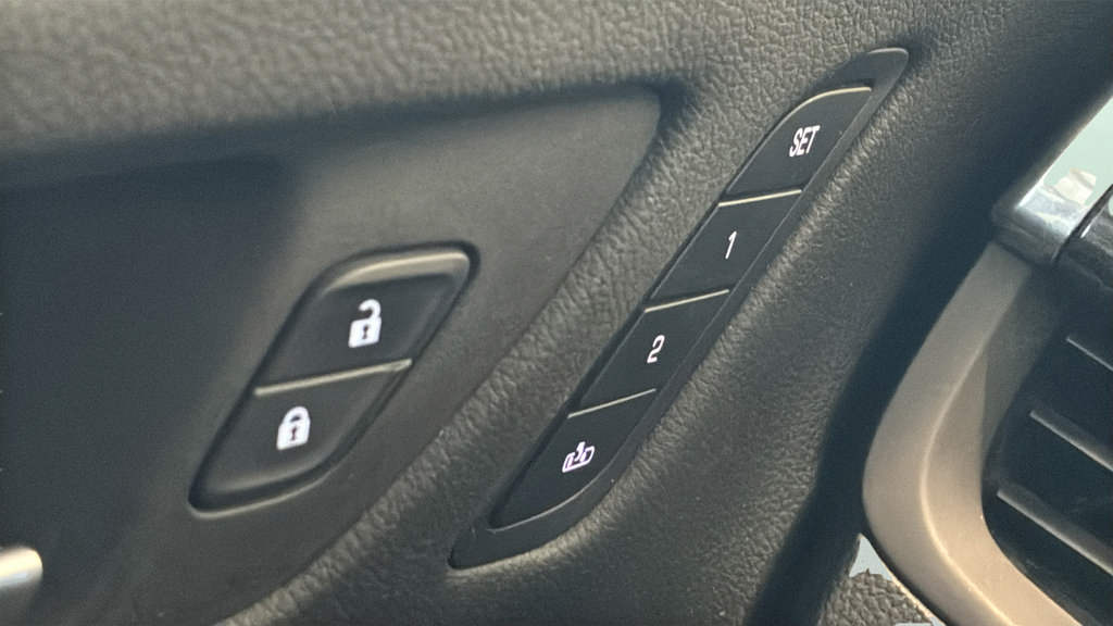 Used 2017 Buick Envision Essence FWD image 38