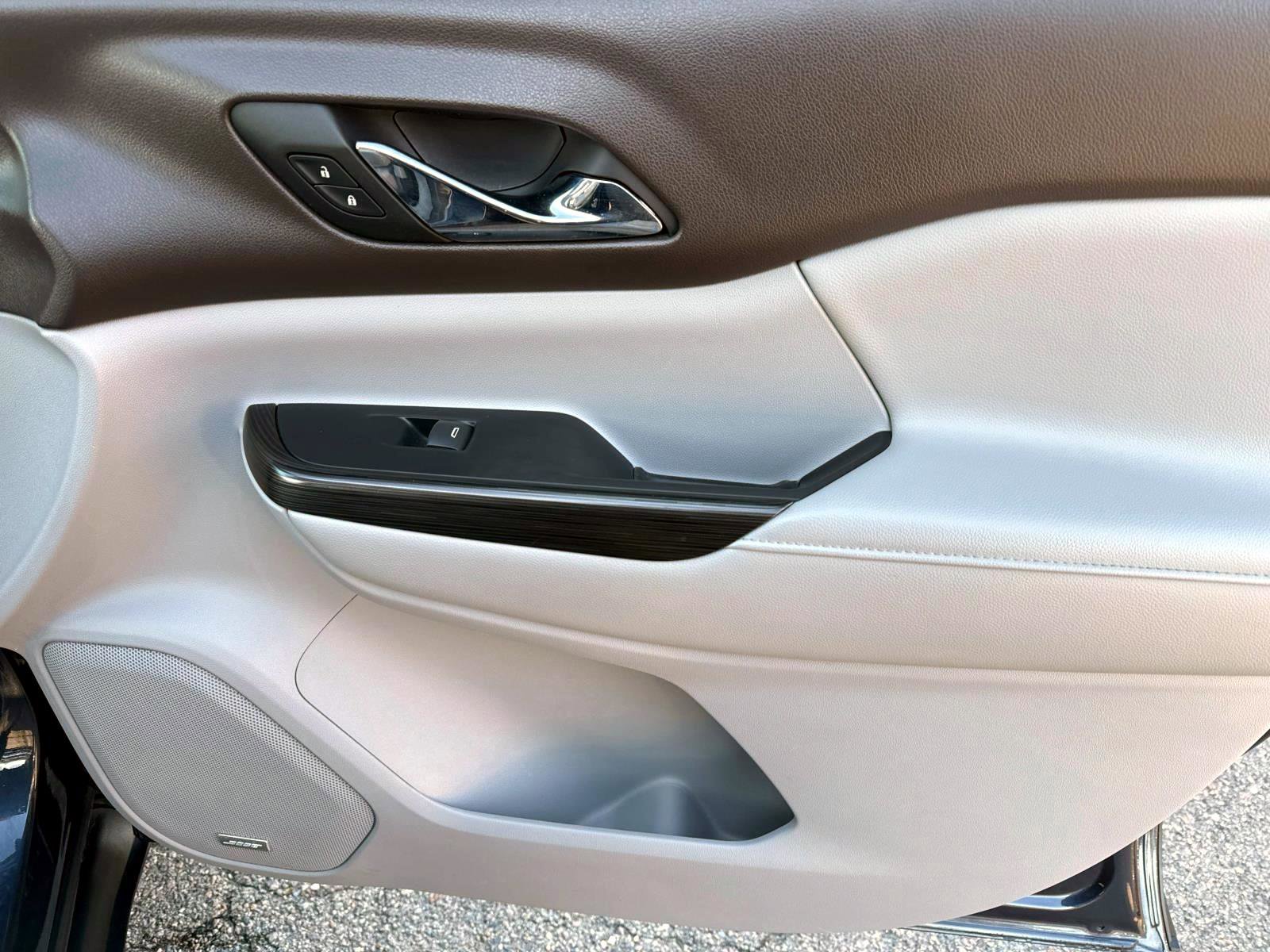 Used 2018 GMC Acadia SLT w/ LPO, Protection Package image 9