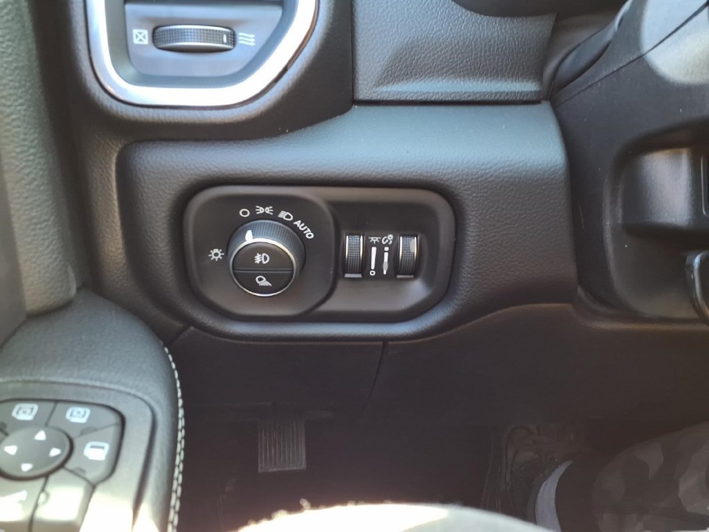 New 2027 RAM 3500 Laramie w/ Night Edition AWD/4WD image 16