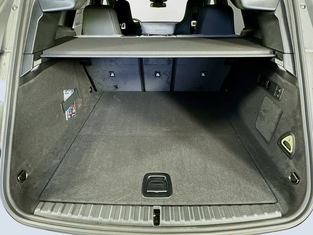 New 2026 BMW iX xDrive60 w/ M Sport Package image 34