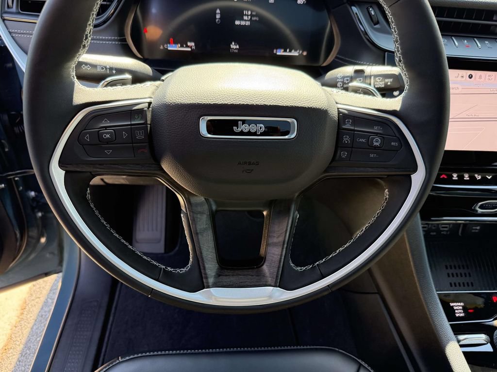 New 2027 Jeep Grand Cherokee Limited w/ Limited Altitude Package AWD/4WD image 20