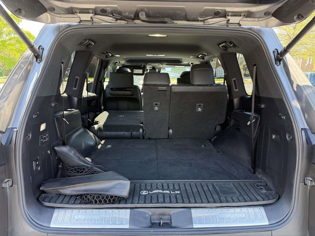 Used 2023 Lexus LX 600 4WD w/ Appearance Package image 31