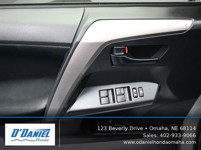 Used 2018 Toyota RAV4 LE w/ All Weather Liner Package AWD/4WD image 24