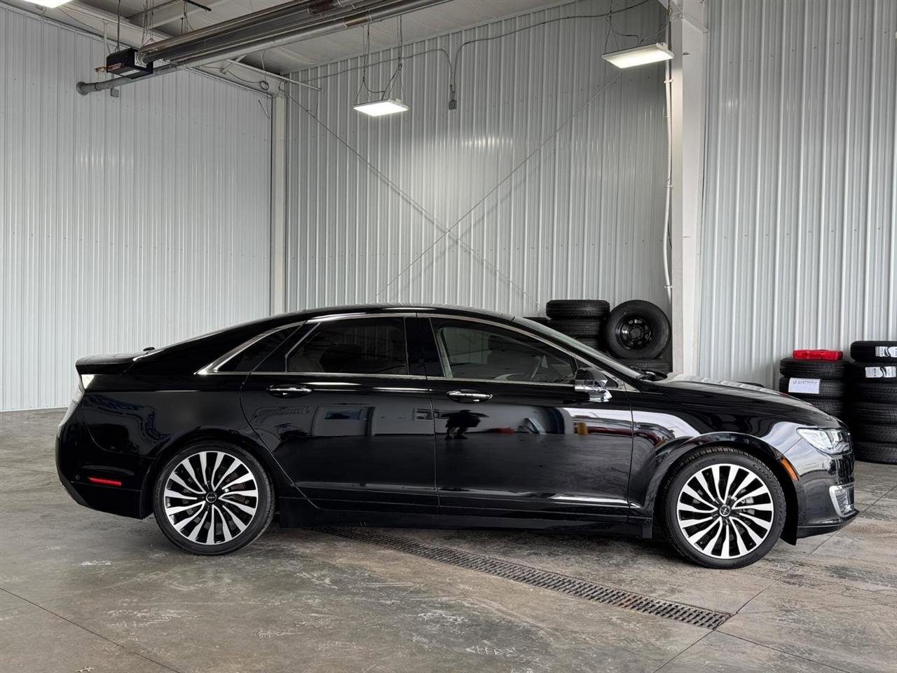 Used 2018 Lincoln MKZ Black Label w/ Technology Package AWD/4WD image 2
