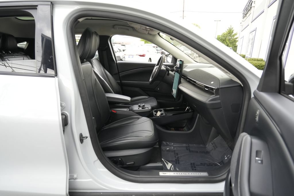 Used 2023 Ford Mustang Mach-E Premium AWD/4WD image 33