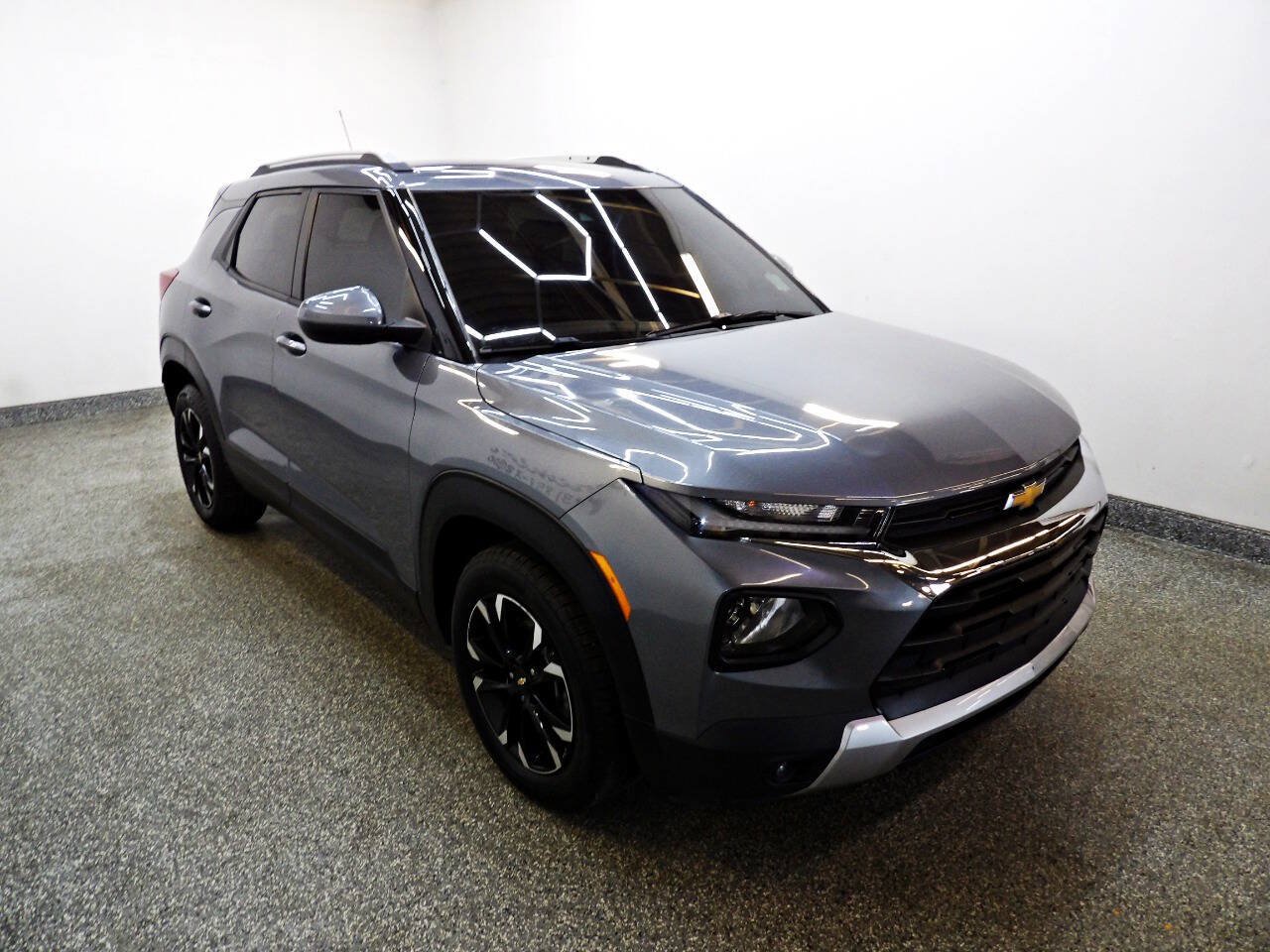 Used 2022 Chevrolet TrailBlazer LT FWD image 3