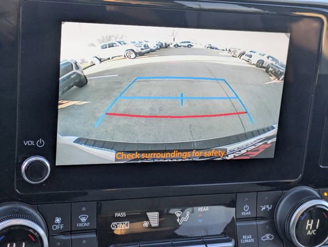 Used 2023 Toyota Highlander XLE image 18