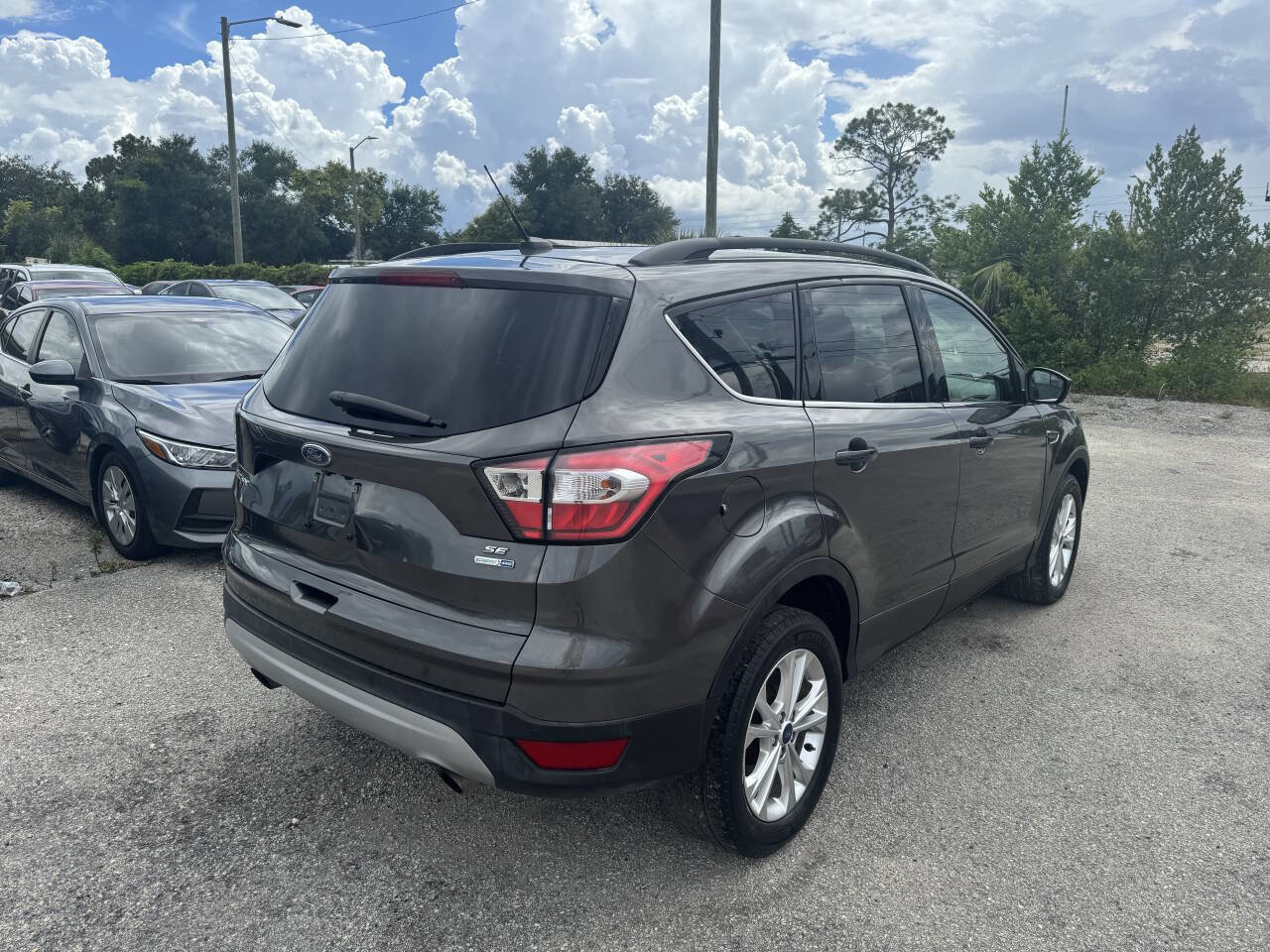 Used 2018 Ford Escape SE image 14