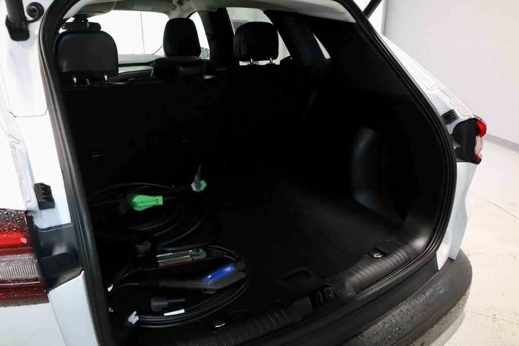 Used 2023 Ford Escape SE image 14