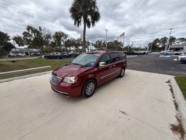 Used 2015 Chrysler Town & Country Touring-L w/ Driver Convenience Group FWD image 10