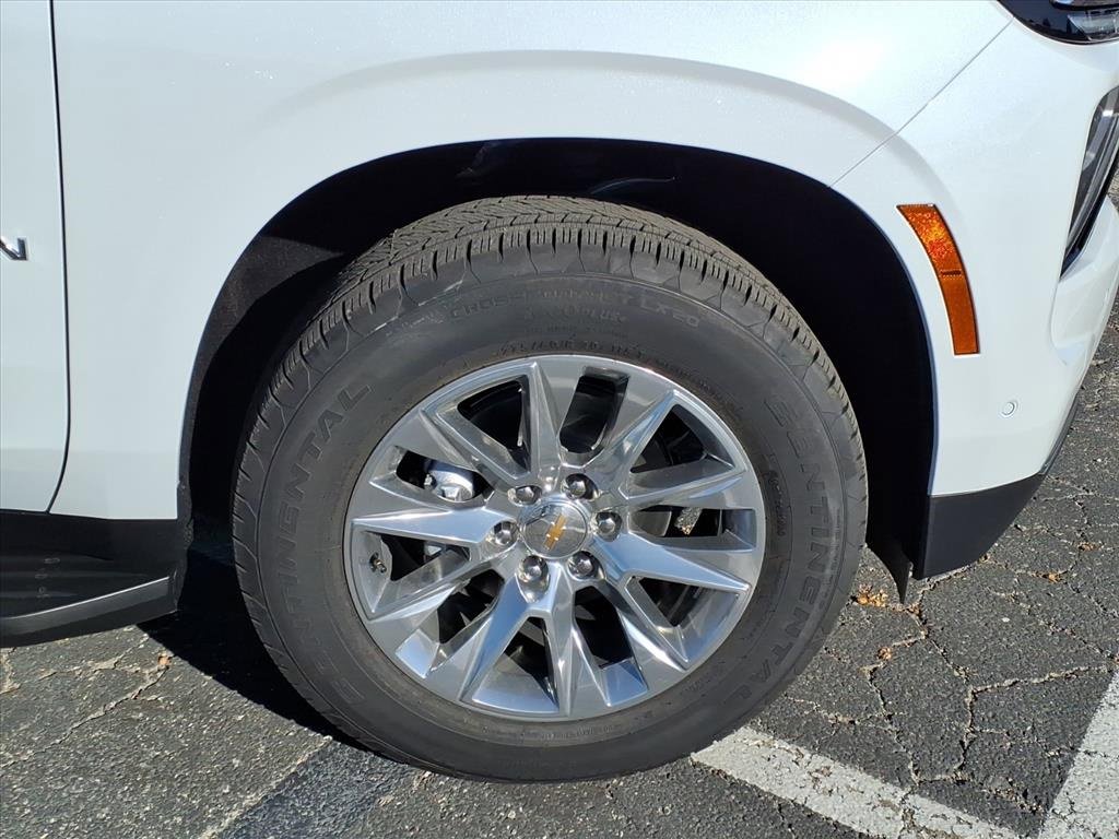 New 2026 Chevrolet Suburban Premier image 6