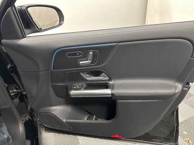 Used 2025 Mercedes-Benz GLA 250 GLA 250 image 32