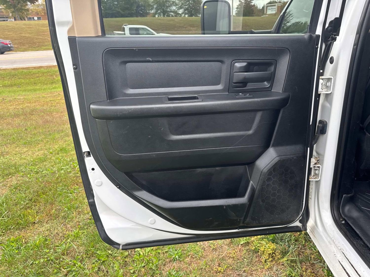 Used 2019 RAM 3500 Tradesman w/ Chrome Appearance Group image 14