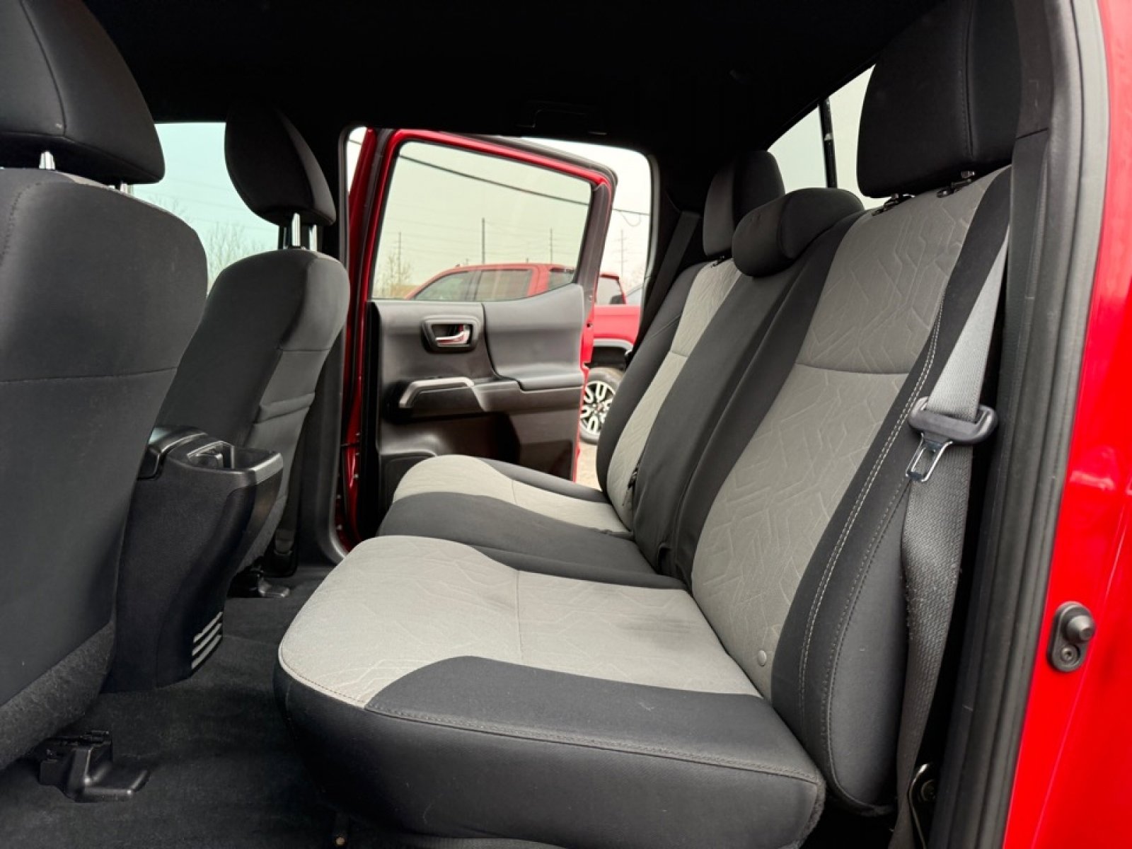Used 2022 Toyota Tacoma TRD Off-Road RWD image 27