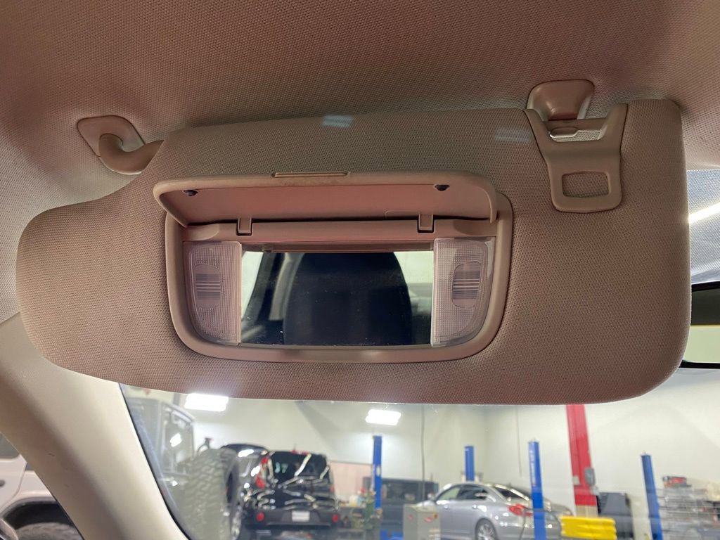 Used 2018 Ford Fusion SE w/ Fusion SE Technology Package FWD image 27