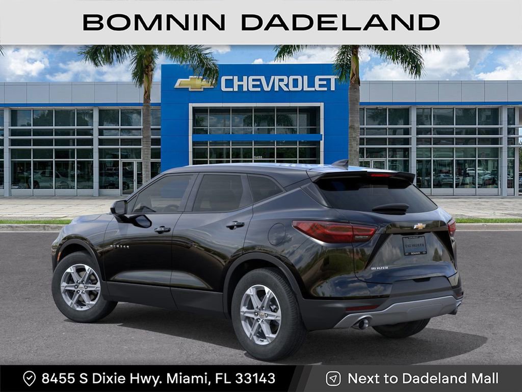 New 2025 Chevrolet Blazer LT image 3