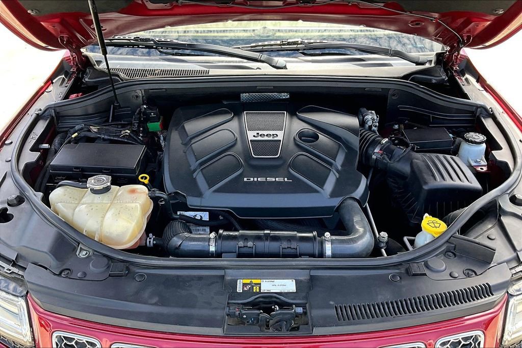 Used 2015 Jeep Grand Cherokee Summit AWD/4WD image 30